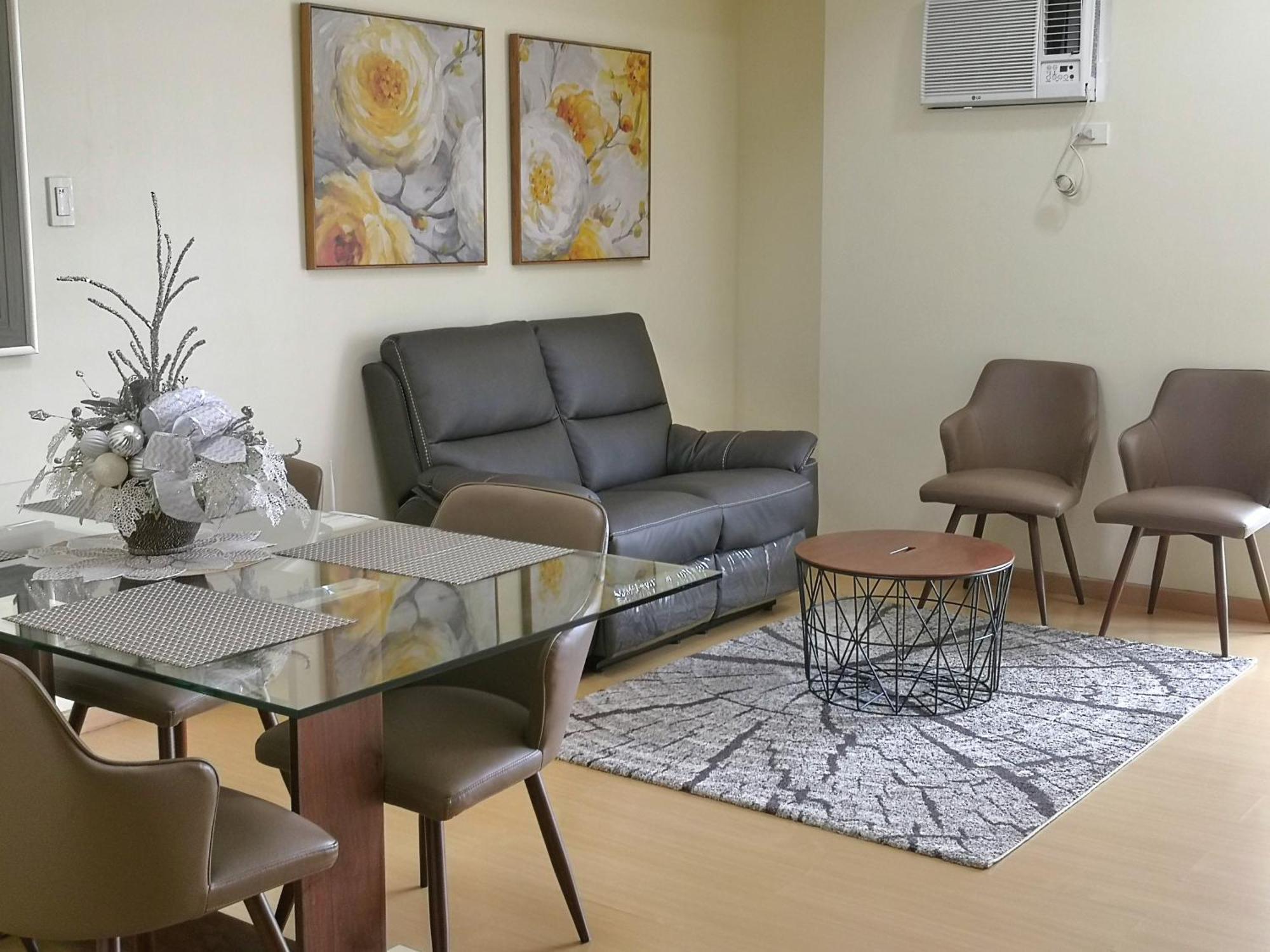 Avant Apartments At The Fort Тагиг Номер фото
