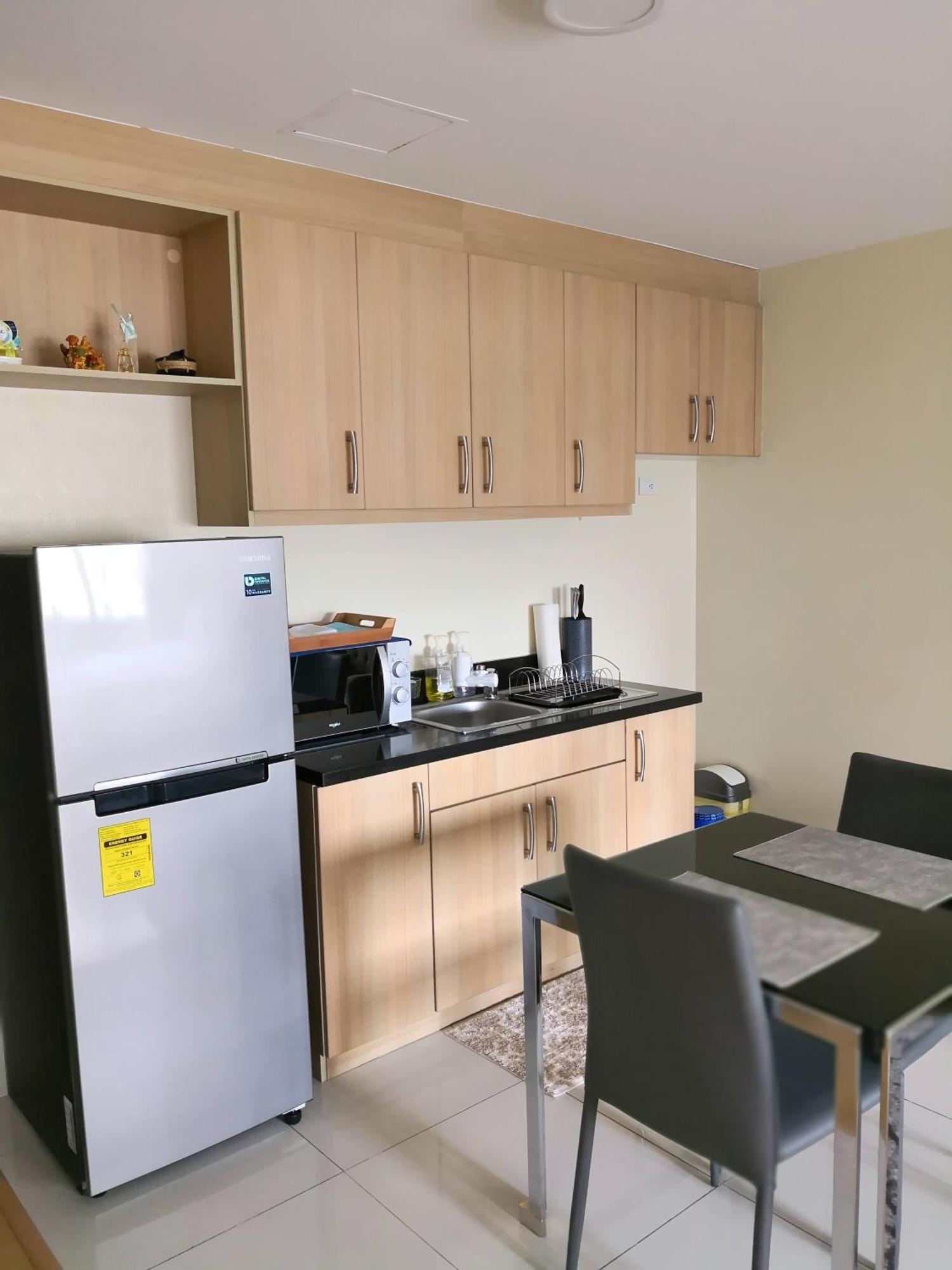 Avant Apartments At The Fort Тагиг Номер фото